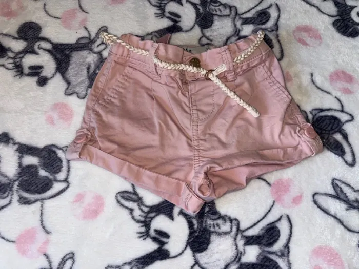 Short fille
