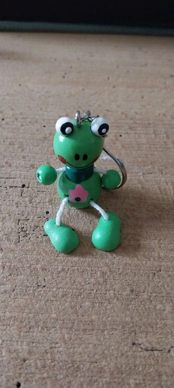Porte clef en bois petite grenouille