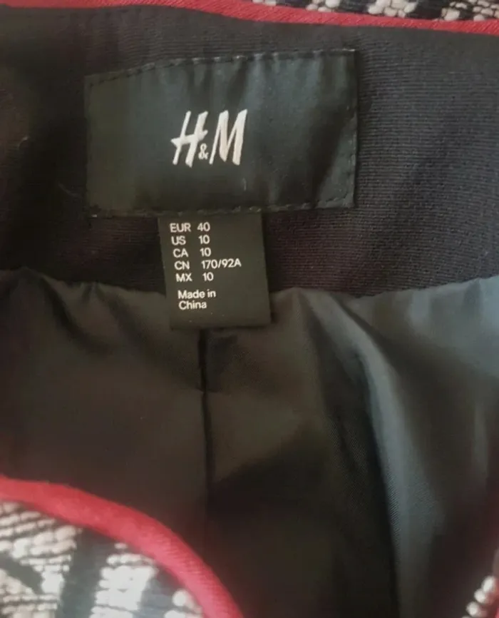 Veste noire/blanc/rouge H&M Taille 40 - photo numéro 4