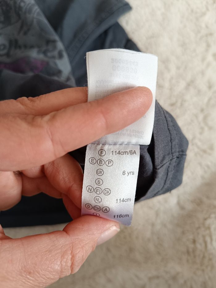 Tee shirt 6 ans - photo numéro 2