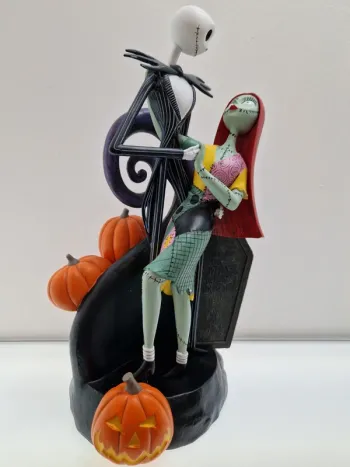D146-Walt Disney World Jack Skellington and Sally Figurine h=34 cm