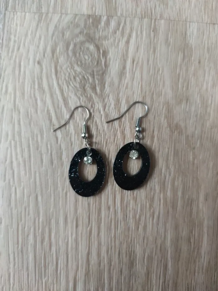 Boucles d'oreilles neuves