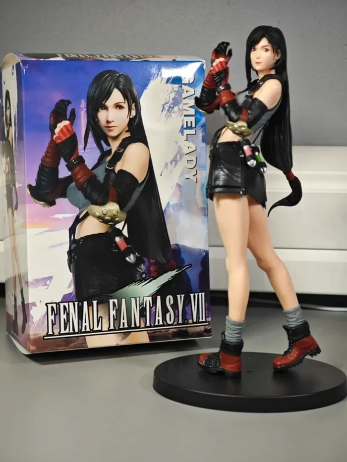 Figurine Final Fantasy VII : Tifa 20cm neuve avec boîte