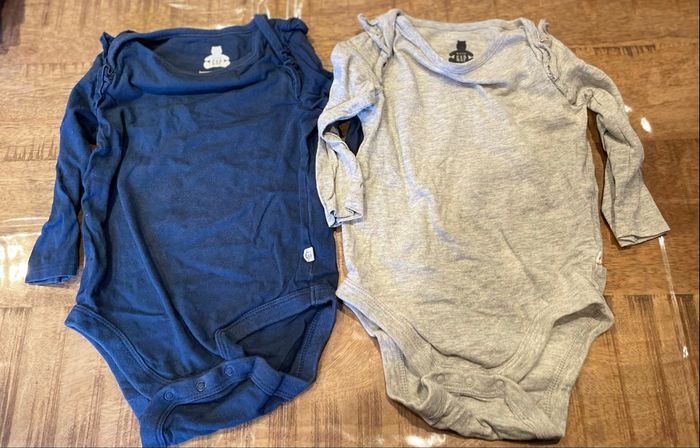 Lot 7 bodies manches longues - 6/12 mois - photo numéro 4