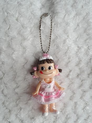 Figure porte clef charm peko chan fujiya bonbons milky