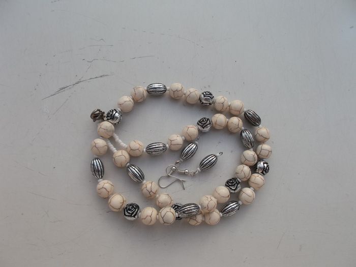 Collier en pierre - photo numéro 4