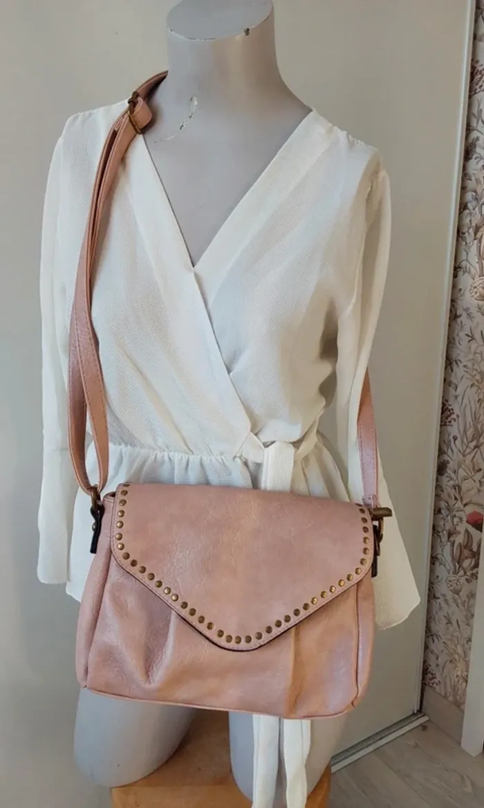 Sac rose bandoulière en parfait état, comme neuf 👍 - photo numéro 15