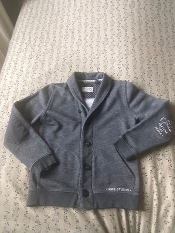 Gilet ikks garcon 8 ans gris parfait état