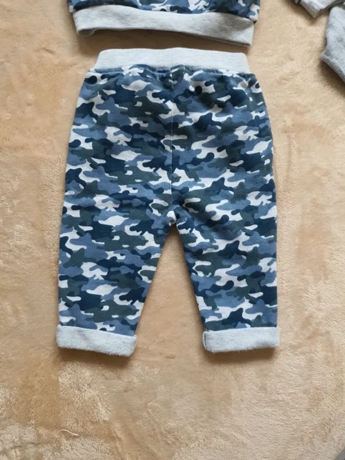 6/9 mois lot jogging camouflage - photo numéro 12