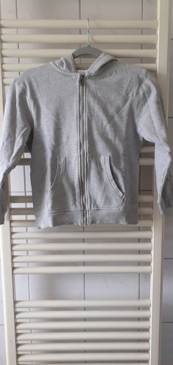 Sweat capuche avec fermeture