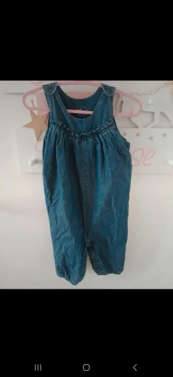 Ensemble bébé  fille taille 6 mois