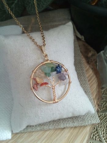 Collier arbre de vie et pierres naturelles des 7 chakras