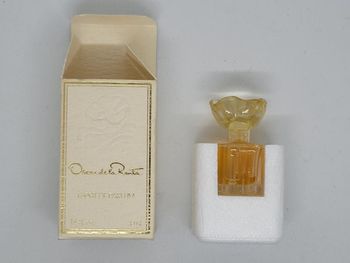 Miniature neuve de parfum pour collection OSCAR DE LA RENTA