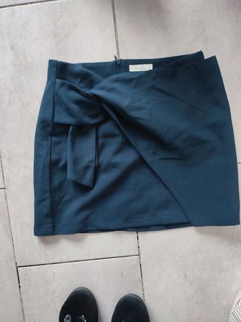 Jupe bleue marine effet noeud