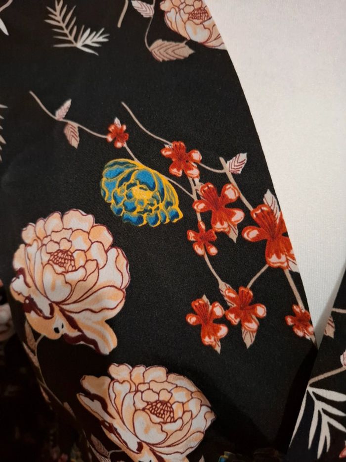 Blouse noire portefeuille Fleurie Anna karel taille S 36 - photo numéro 5