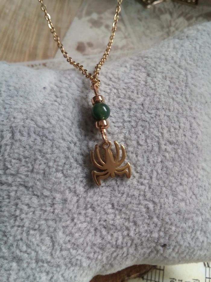 Collier perle agate indienne et araignée