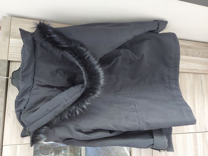 Veste noire avec capuche amovible - photo numéro 2