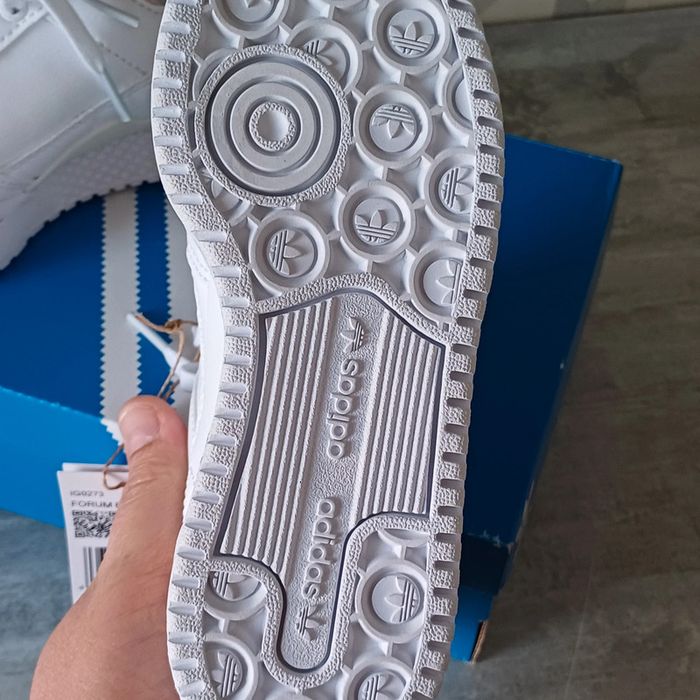 Basket Adidas original taille 29 - photo numéro 8