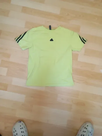 Tee shirt adidas garçon11/ 12 ans