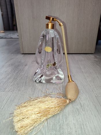 Flacon de parfum en cristal