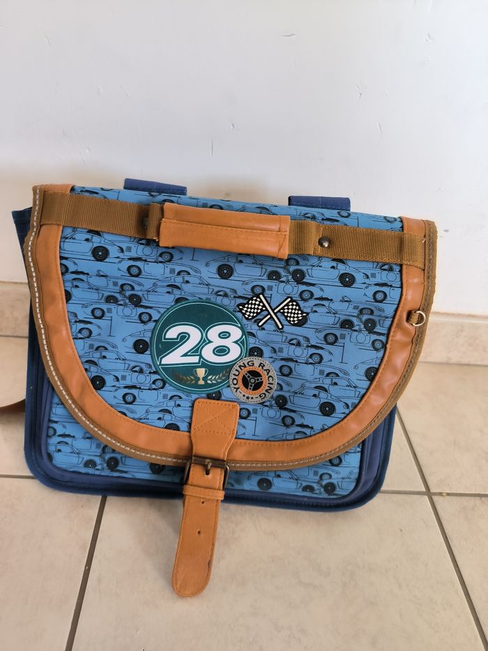 Cartable bleu jamais utilisé