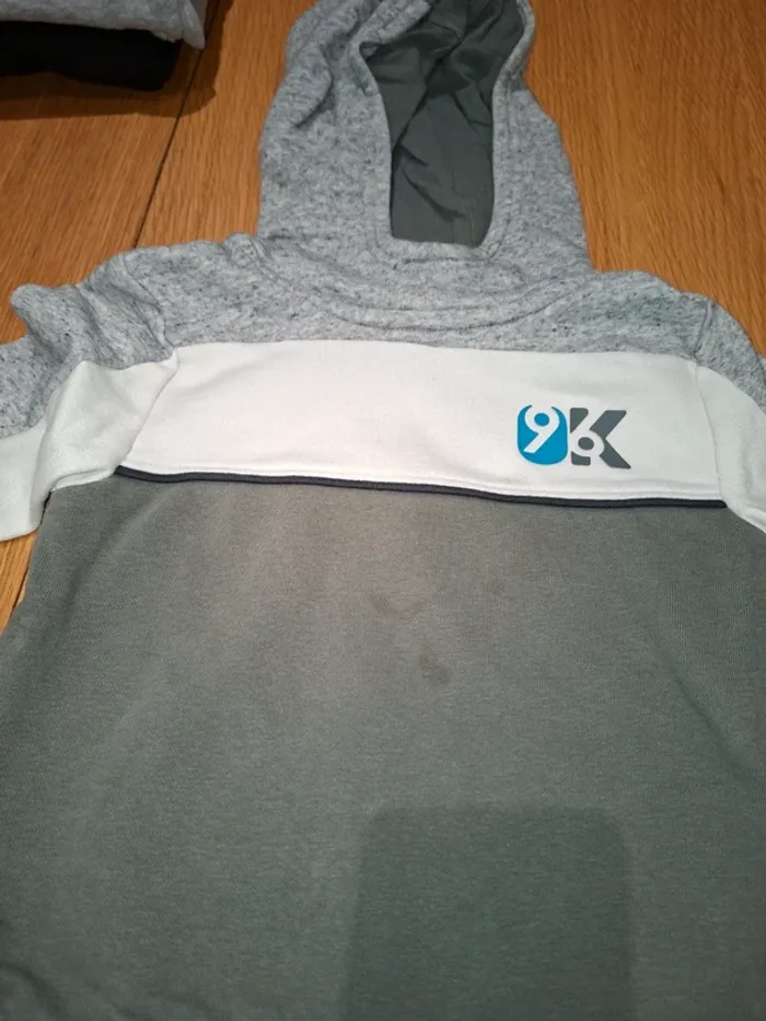 Lot pull et gilet - photo numéro 6