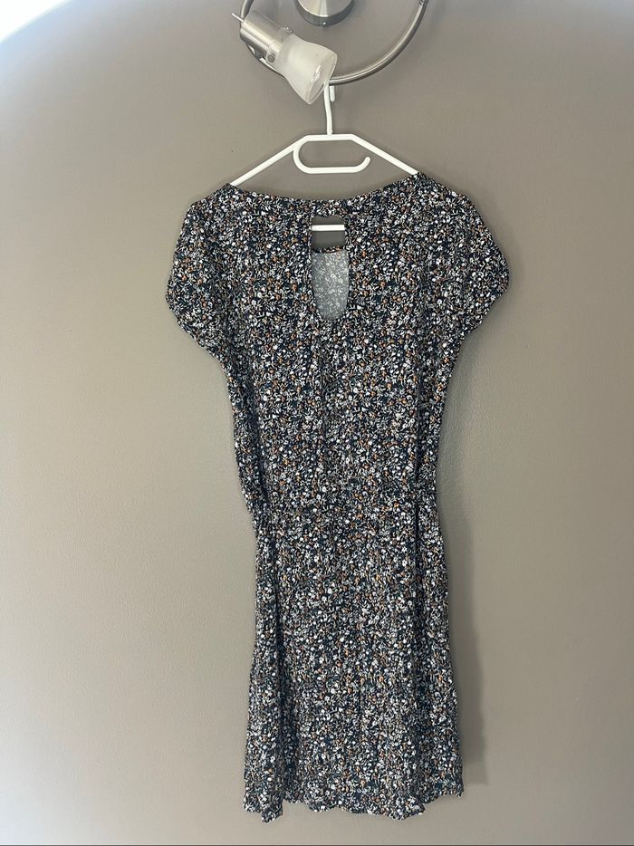 Robe fleuri taille 38 - photo numéro 2