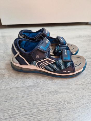 Sandales geox pointure 35 semelles clignotantes bleues