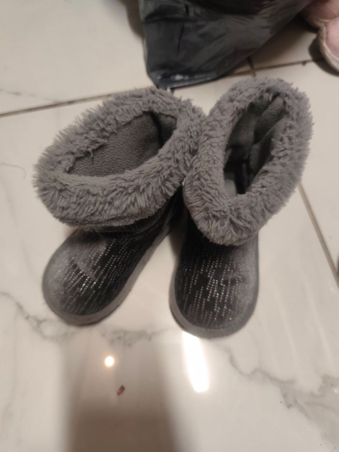 Bottes  fourrées grises  nouées derrière - photo numéro 3