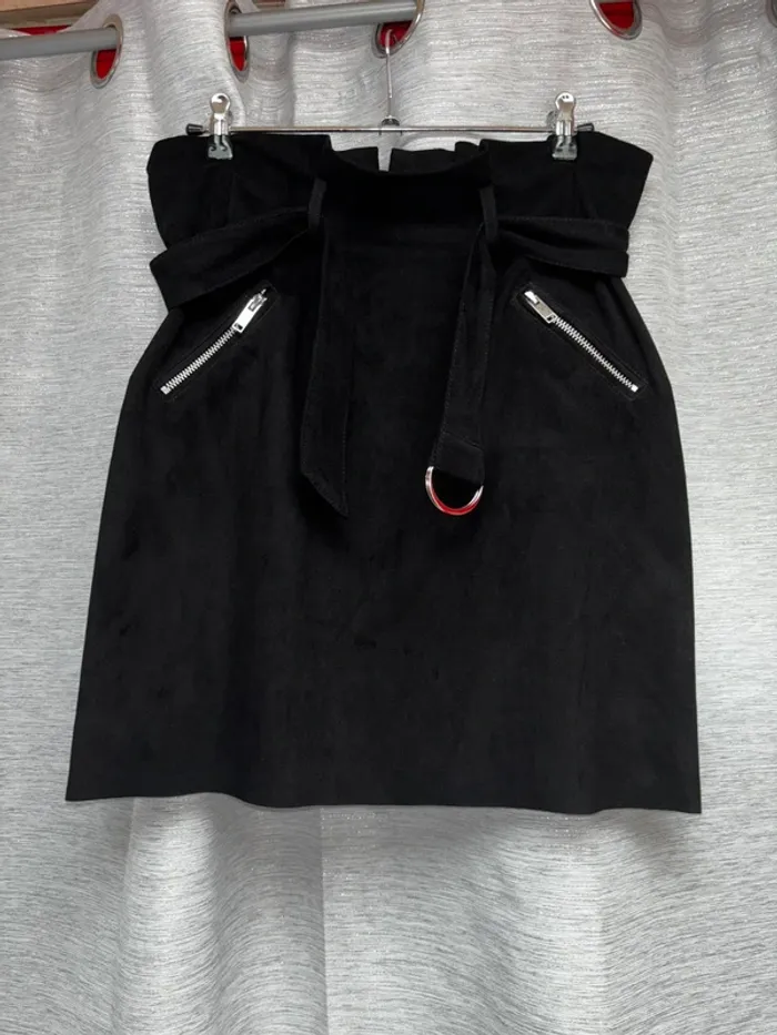 Jupe courte noir, mini jupe noire, jupe fine suédine noir, jupe taille 38 - photo numéro 5
