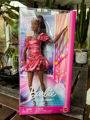 Barbie deluxe style métal corail neuf