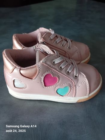 Chaussures bébé fille T.23