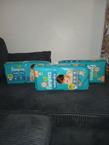 Couches pampers neuves