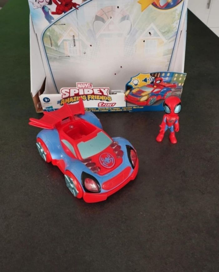 Voiture spidey marvel - photo numéro 2