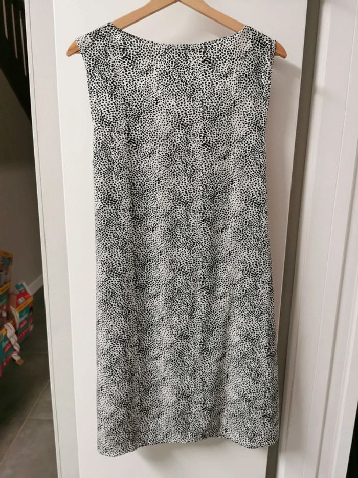 Robe noir et blanche - photo numéro 2