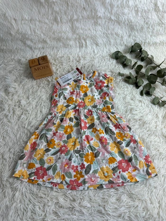 Robe fleurie taille 9-12 mois People