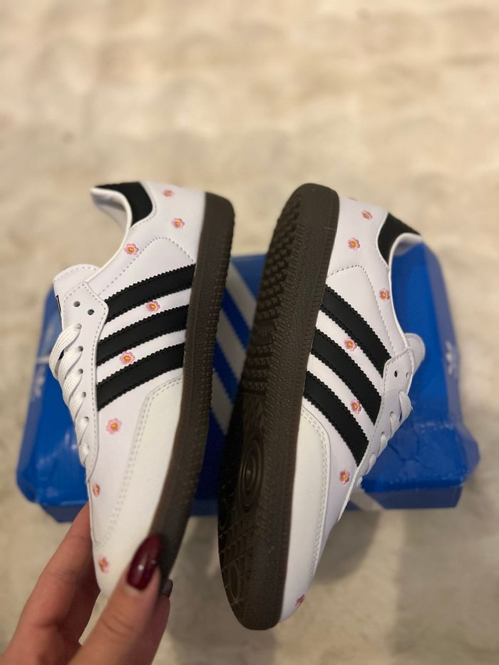 Samba blanche à fleurs - photo numéro 2