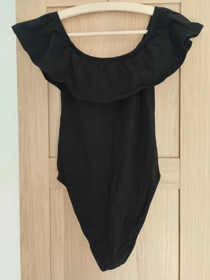 Body épaules nues - photo numéro 2
