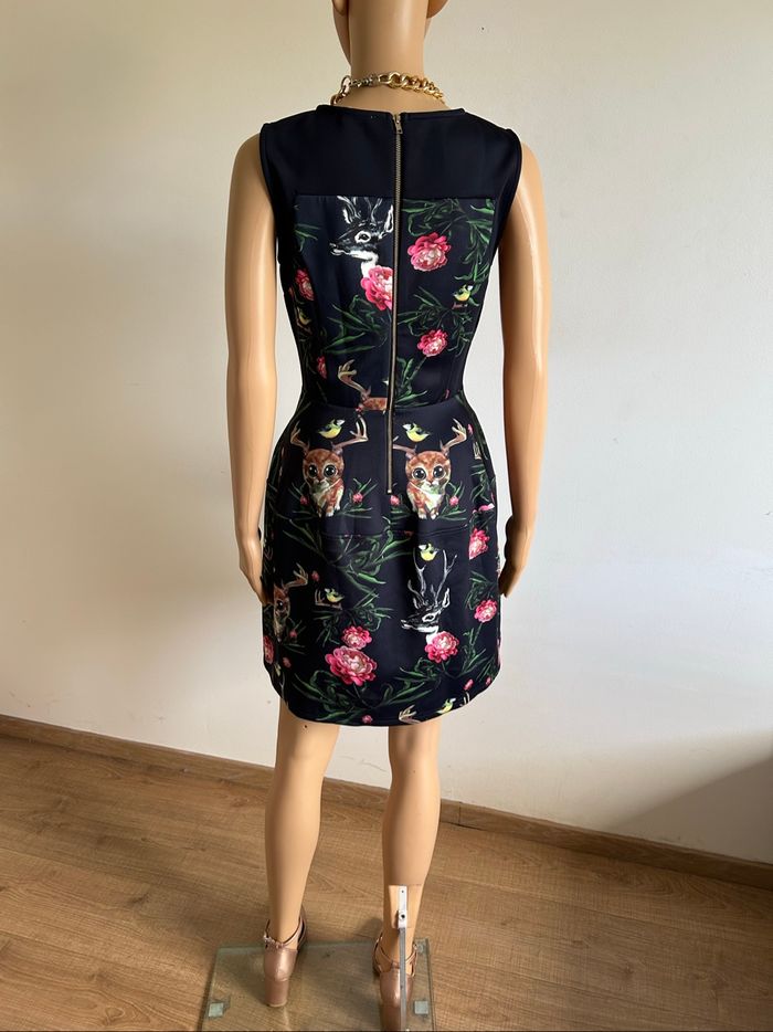 Robe noire et imprimée sans manches Molly Bracken taille 1 jamais portée - photo numéro 6