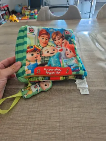 Livre tissu cocomelon