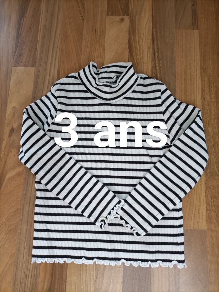 Tee-shirt manches longues col roulé rayé noir crème neuf 3 ans Kiabi