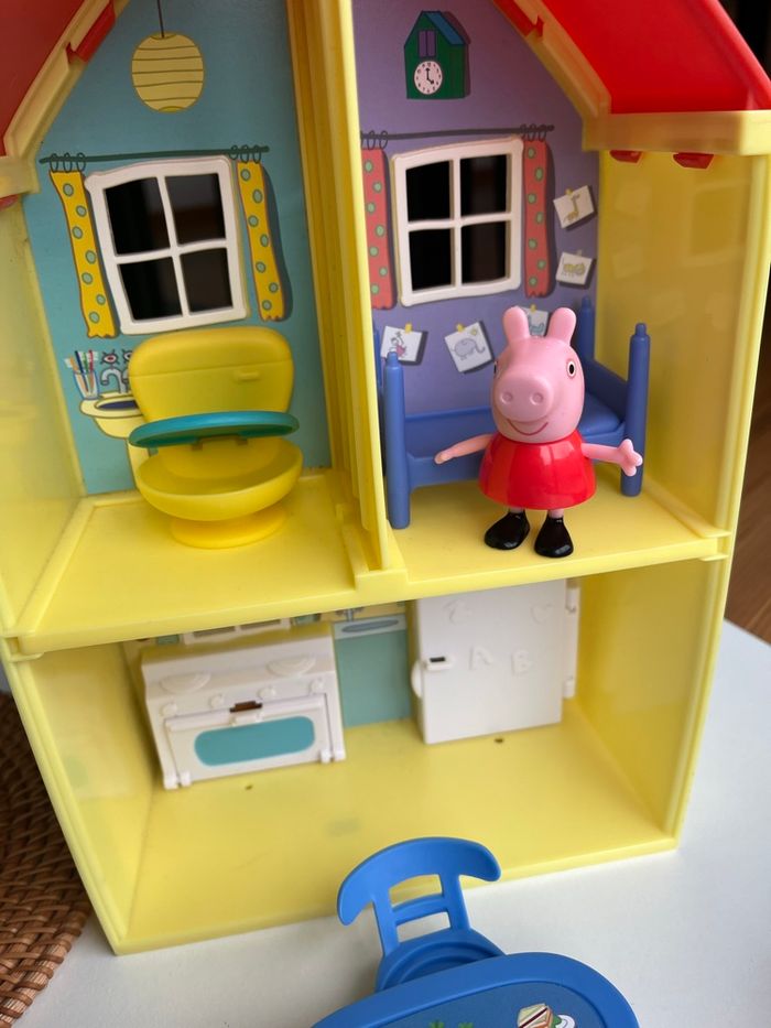 Maison peppa piG + voiture - photo numéro 4