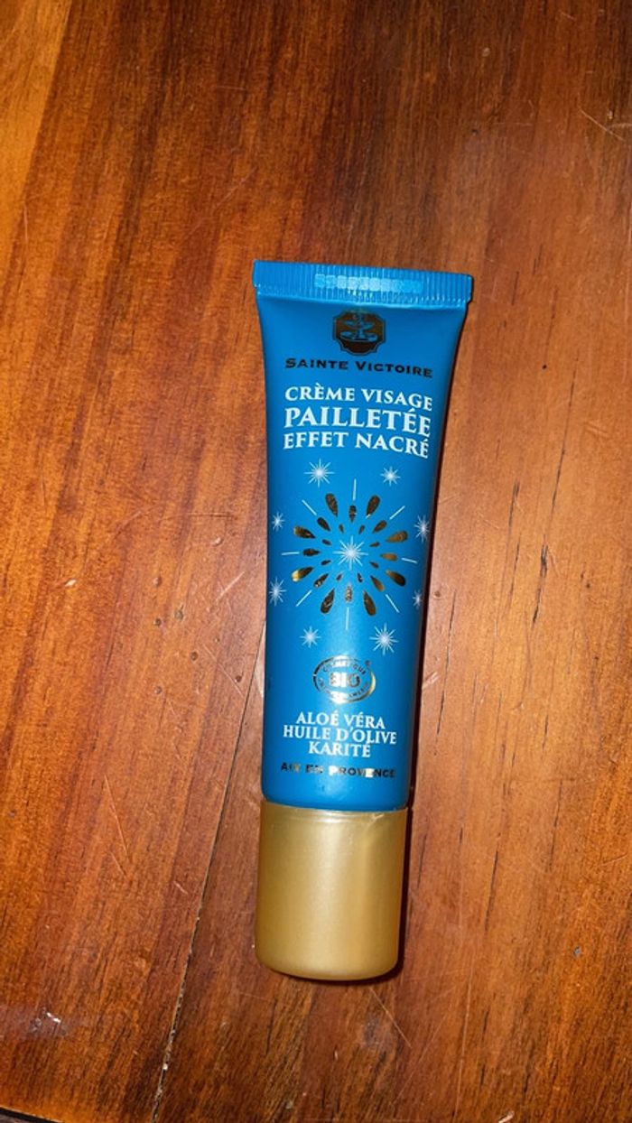 Crème visage effet nacré