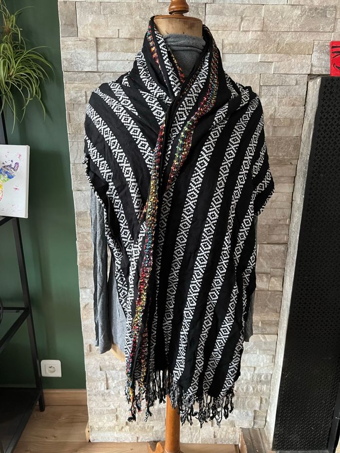 Écharpe noire - photo numéro 3