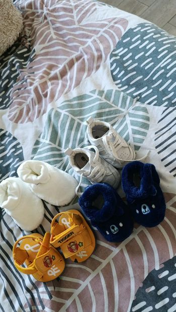 Lot chaussures/chausson bébé 