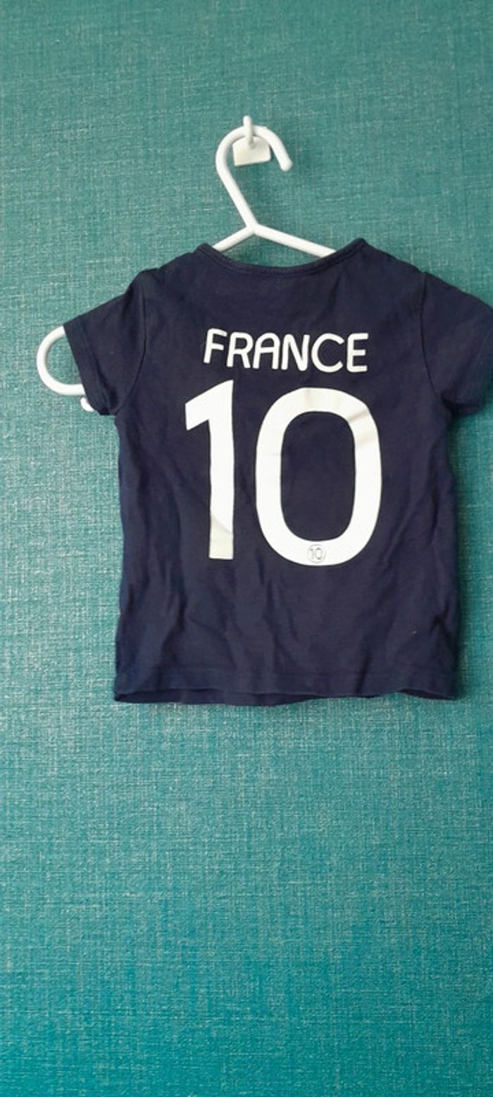 T-shirt manche courte - Bleu marine avec le n°10 / Marque Kiabi en taille 6 mois - photo numéro 2