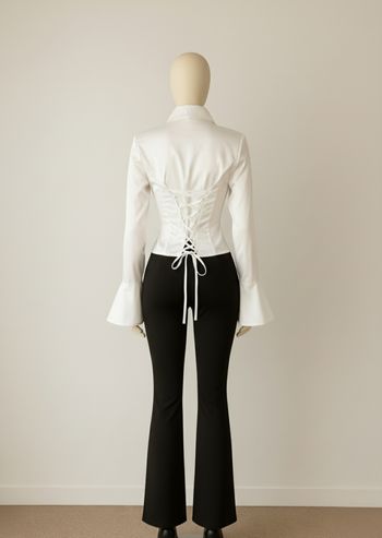 Chemise Blanche Satinée à Manches Cloche & Laçage Corset au Dos
