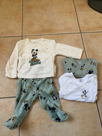 Pyjama + bodies Disney