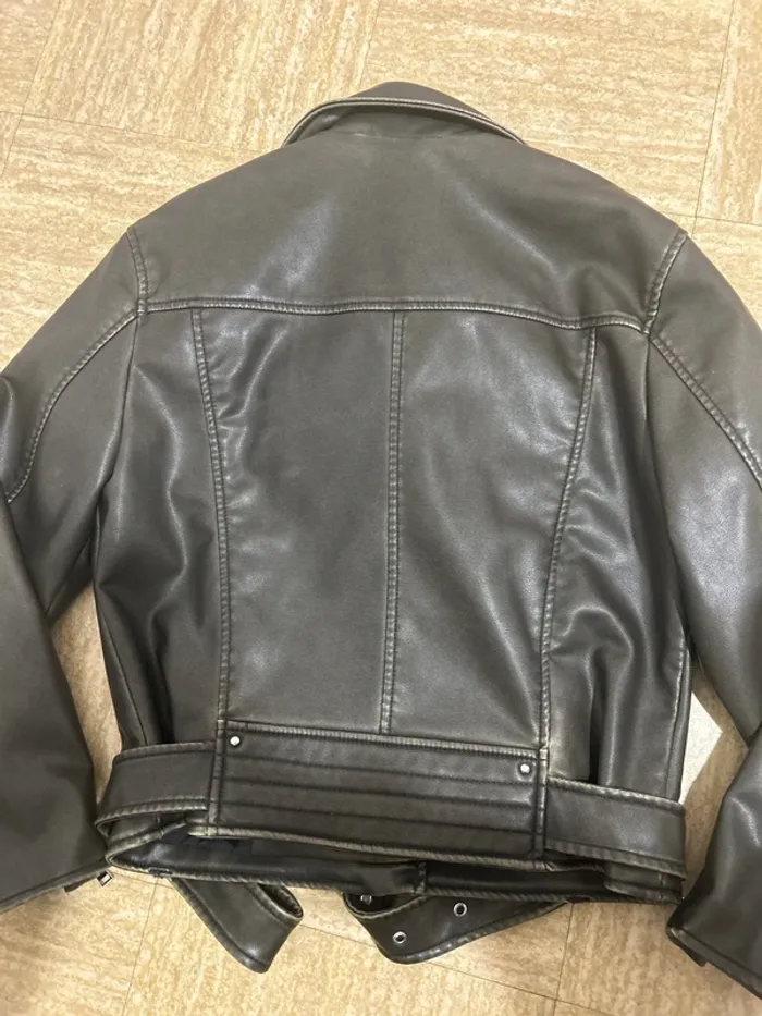 Veste en cuir Zara xs - photo numéro 9