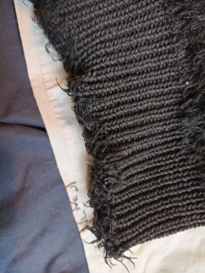 Pull d'hiver avec motif floral doré - photo numéro 5